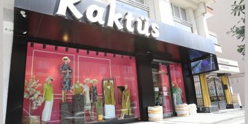 كيفية شراء وبيع منتجات الملابس بالجملة؟