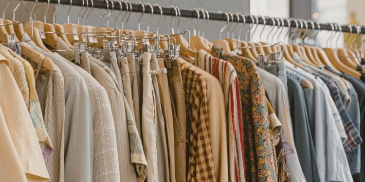 كيف تتم مبيعات المنسوجات؟