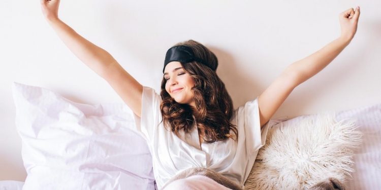 أفضل مجموعات بيجامة الصيف التي يمكنك الحصول عليها بالراحة في الطقس الحار