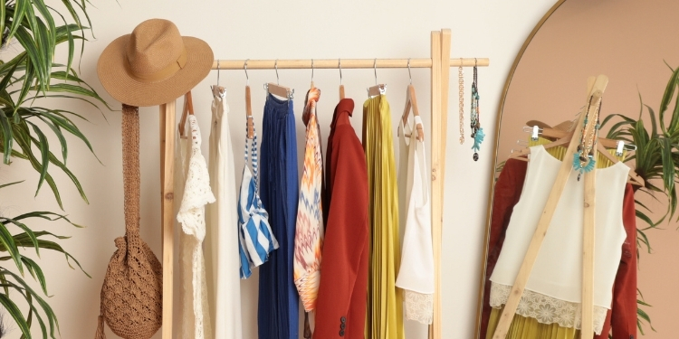 ماذا يعني بنطلون بالازو؟